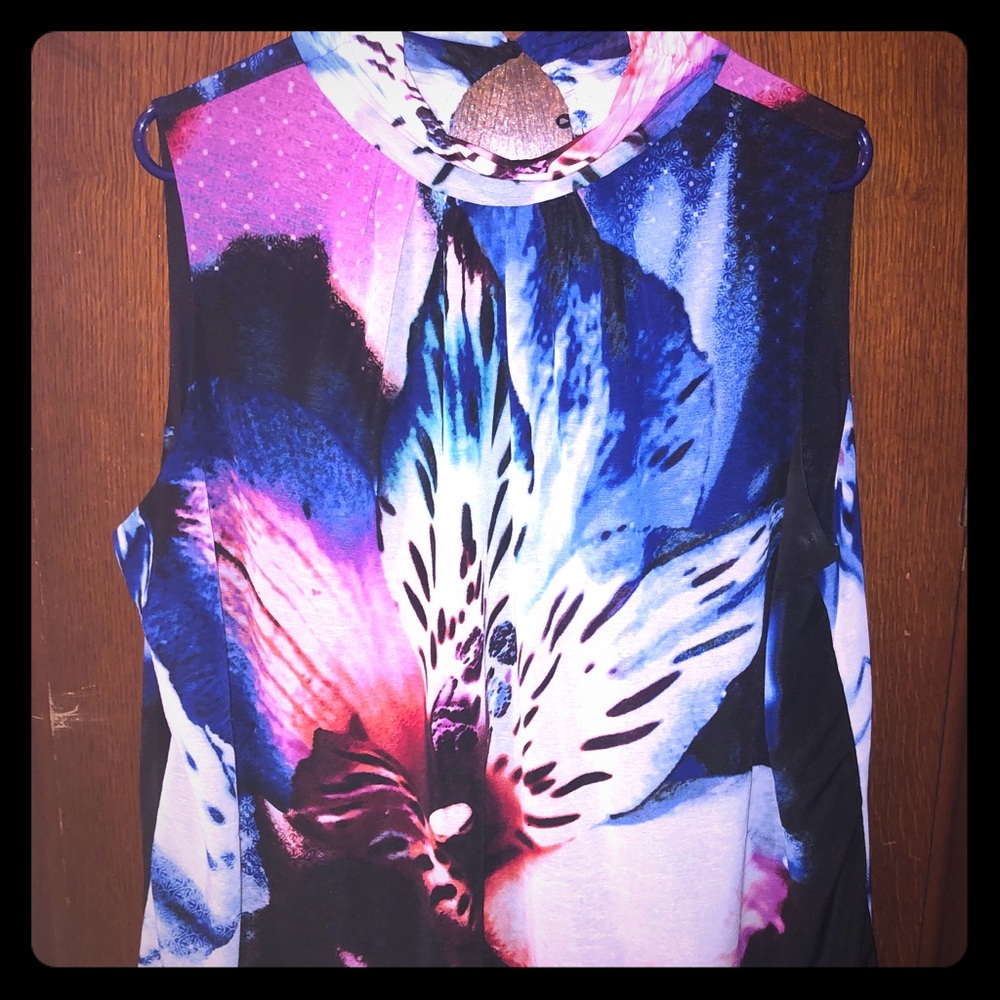 Sleeveless blouse